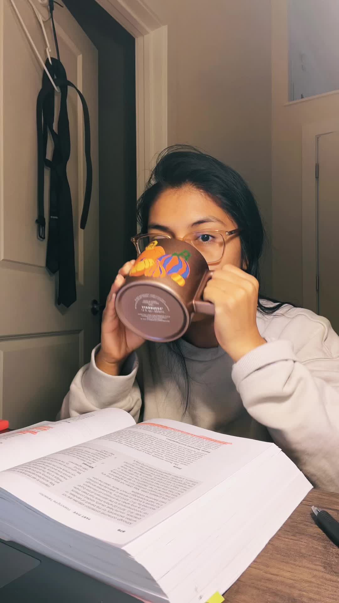 Hard time focusing. #september #october #studygram #studytok #StudentSectionSauce #studyhacks #studytips #ipadpro #ip...