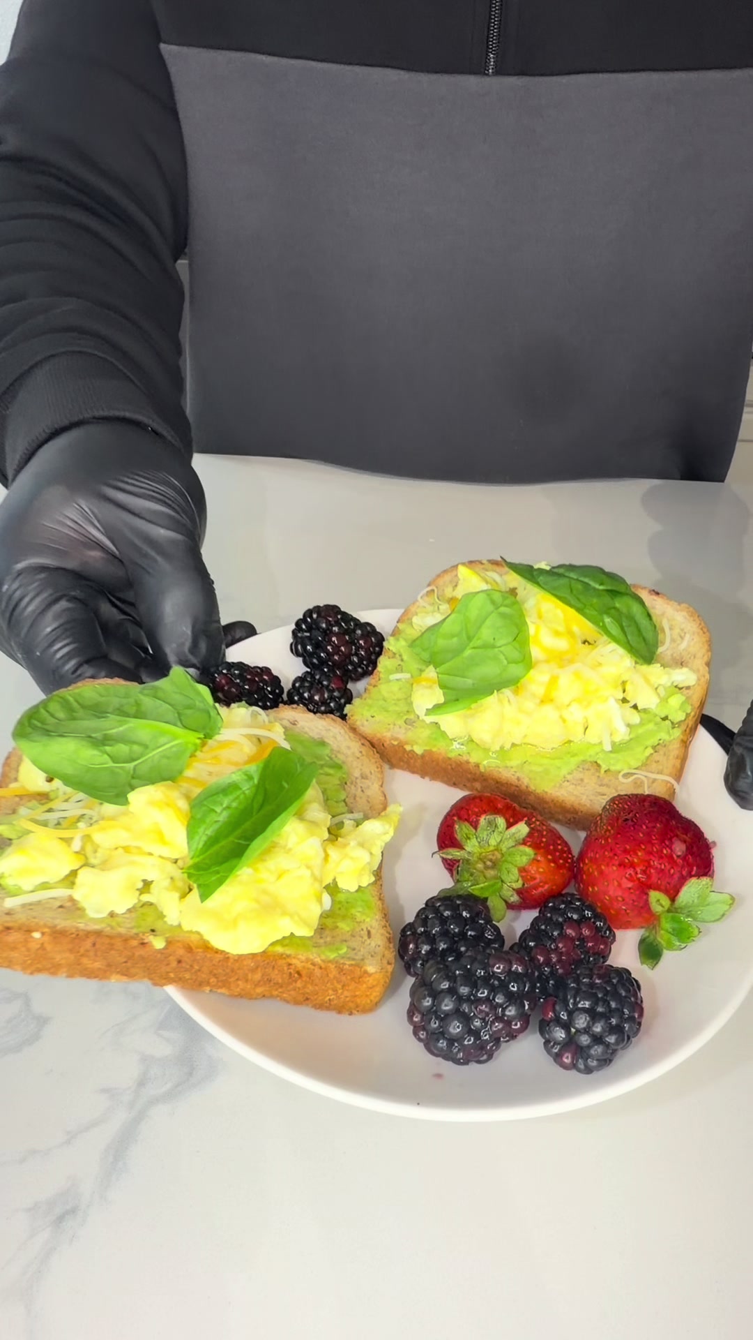 🥑🍳 Keeping breakfast simple, fresh, and delicious! Crispy toast topped with creamy avocado = the perfect way to sta...