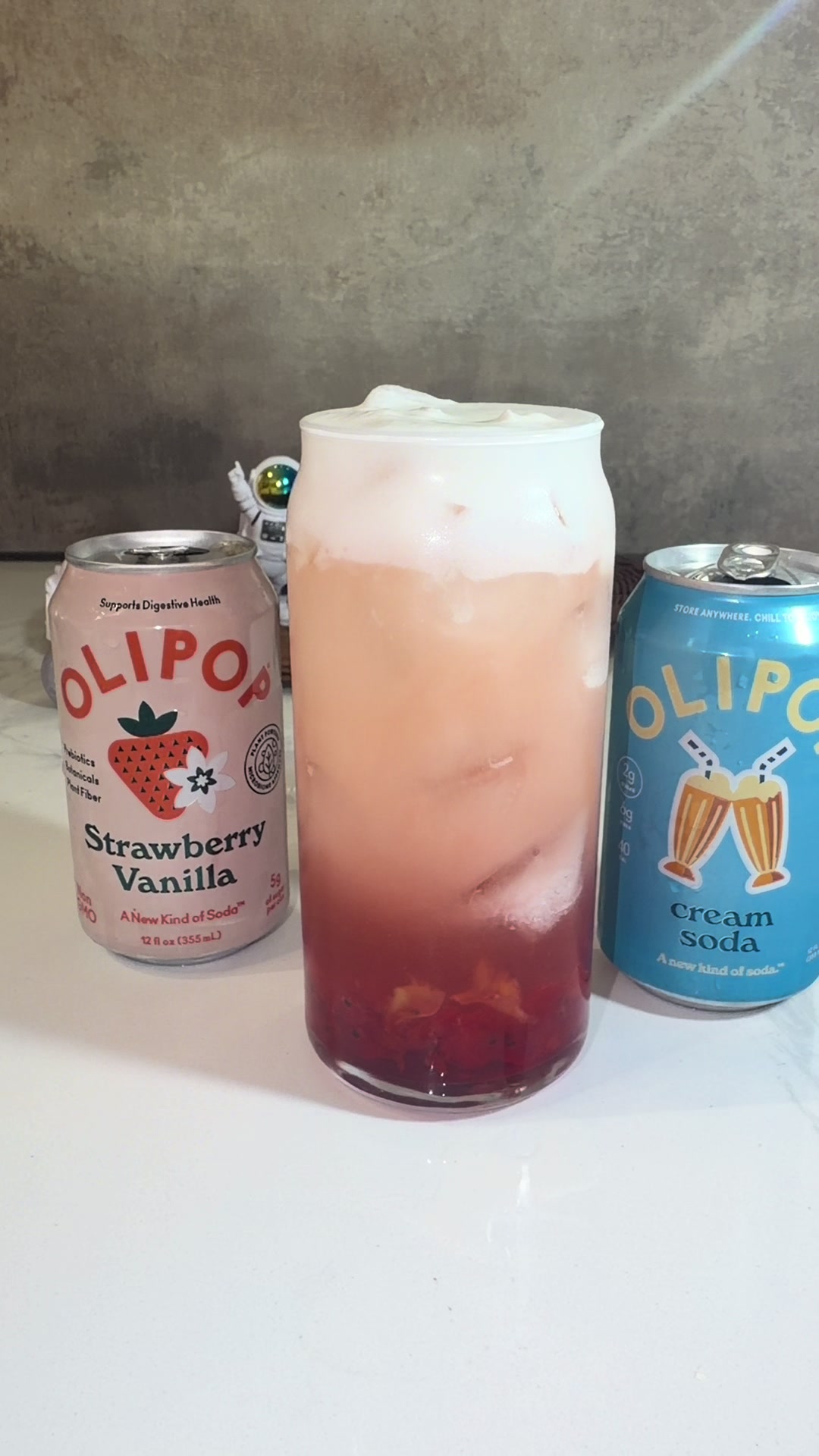🍓🥤 Strawberry & Cream Soda Olipop 🤍✨ A little strawberry sweetness, a creamy finish, and all the movie-night vibes...