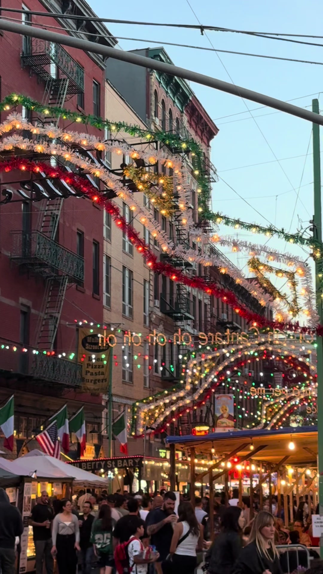 🇮🇹 SAN GENNARO: 9/17 -9/27 📍Little Italy The annual Feast of San Gennaro in New York City begins on Thursday, Sept...