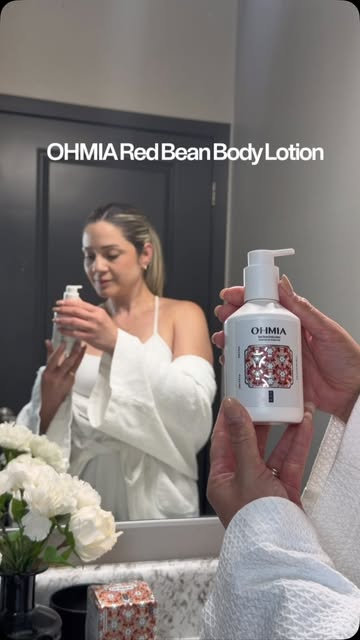 Glass skin… but make it head to toe ✨ Wait… and the SCENT 🍊🌸 fresh, citrus and floral 👉🏽 smell good all day @ohmi...