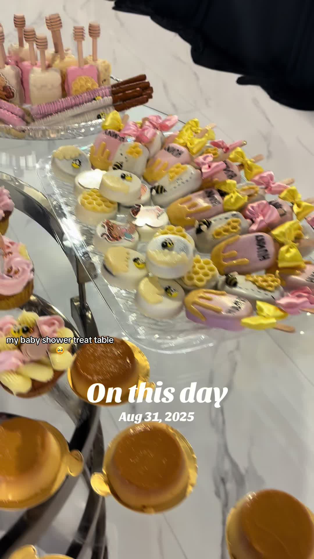 #onthisday loved my treat table, everything was gone so quick and no one ate cake 😢 #xyzbca #winniethepooh #babyshow...