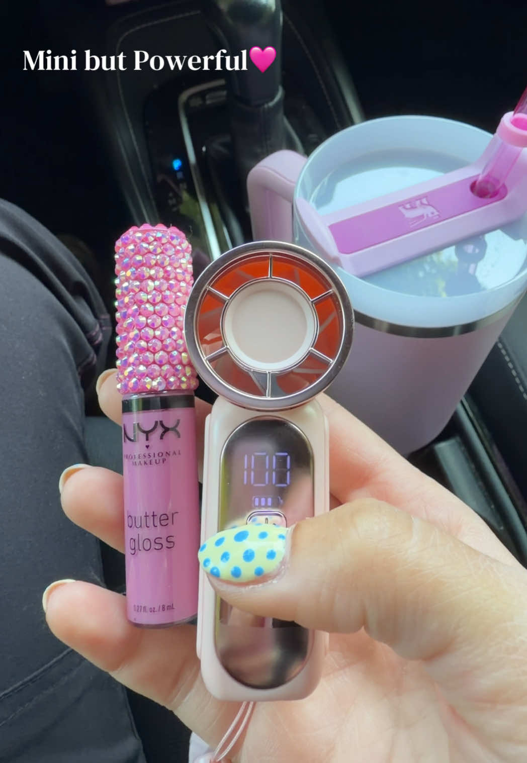 Mini purse fan ✨ #minifan #handheldfan #purseessentials #fan #tiktokshop