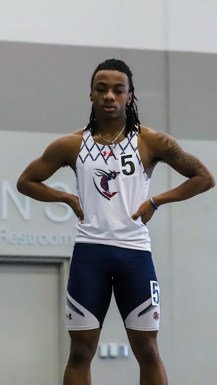 Volume going down intensity going up 🫨 #track #trackandfield #explore #reels #christanathlete