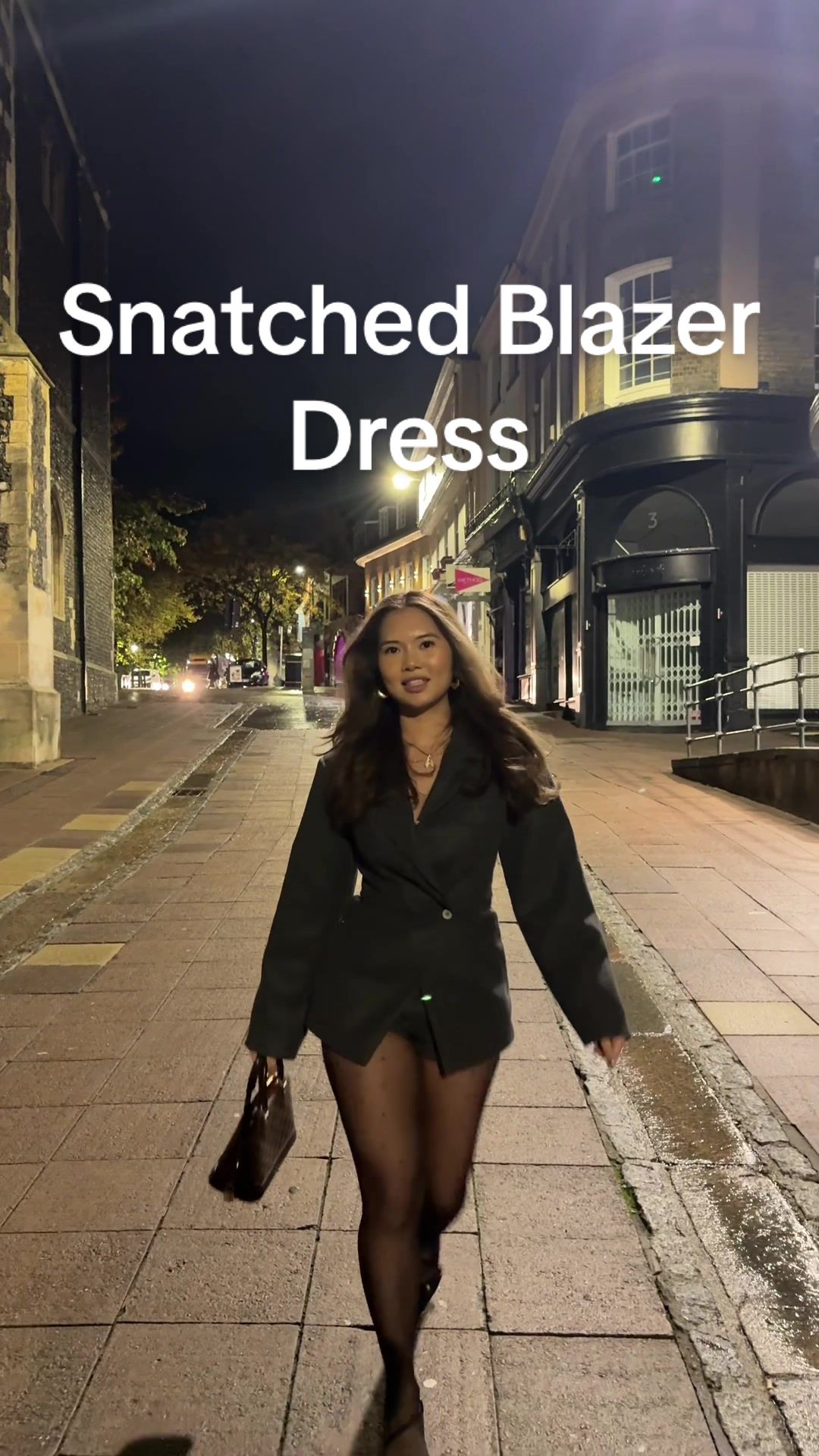 This blazer had me snatched 🤌 and it’s on sale #blazerdress #autumnoutfit #datenightoutfit