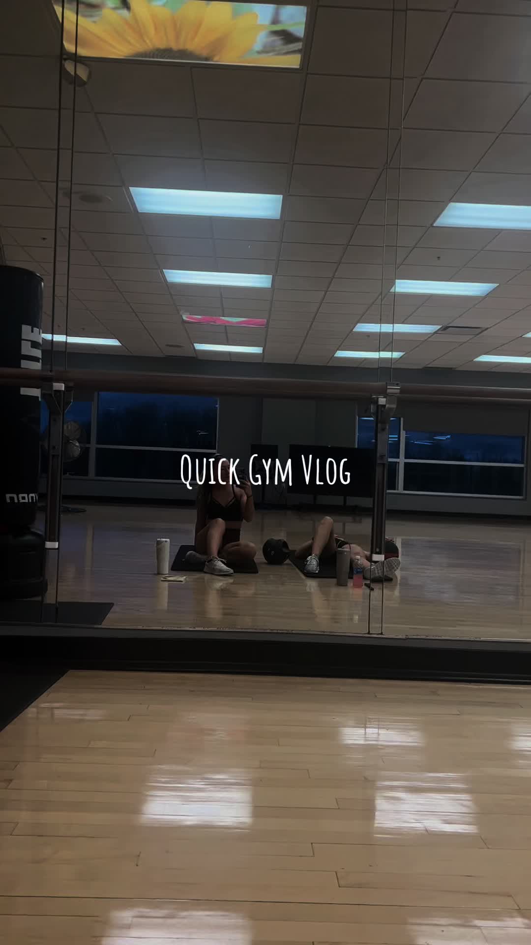 What a workout with @Becka_Sarah:) and I looks like🏋️‍♀️ #gym #gymvlog #legday #legworkout #glutes #glutesworkout #c...