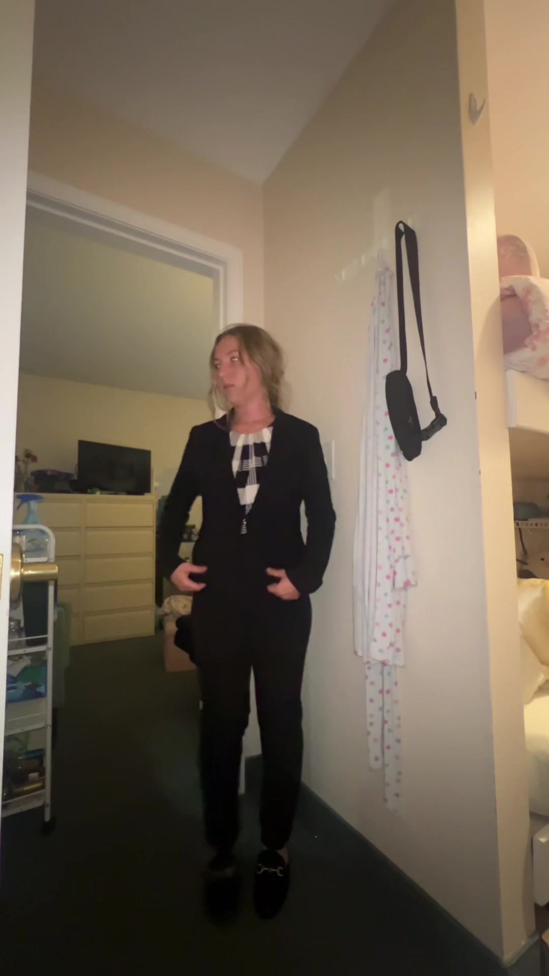 HELP…dressing formally is so difficult #careerfair #businessstudent #kentstate #womeninbusiness #marketing