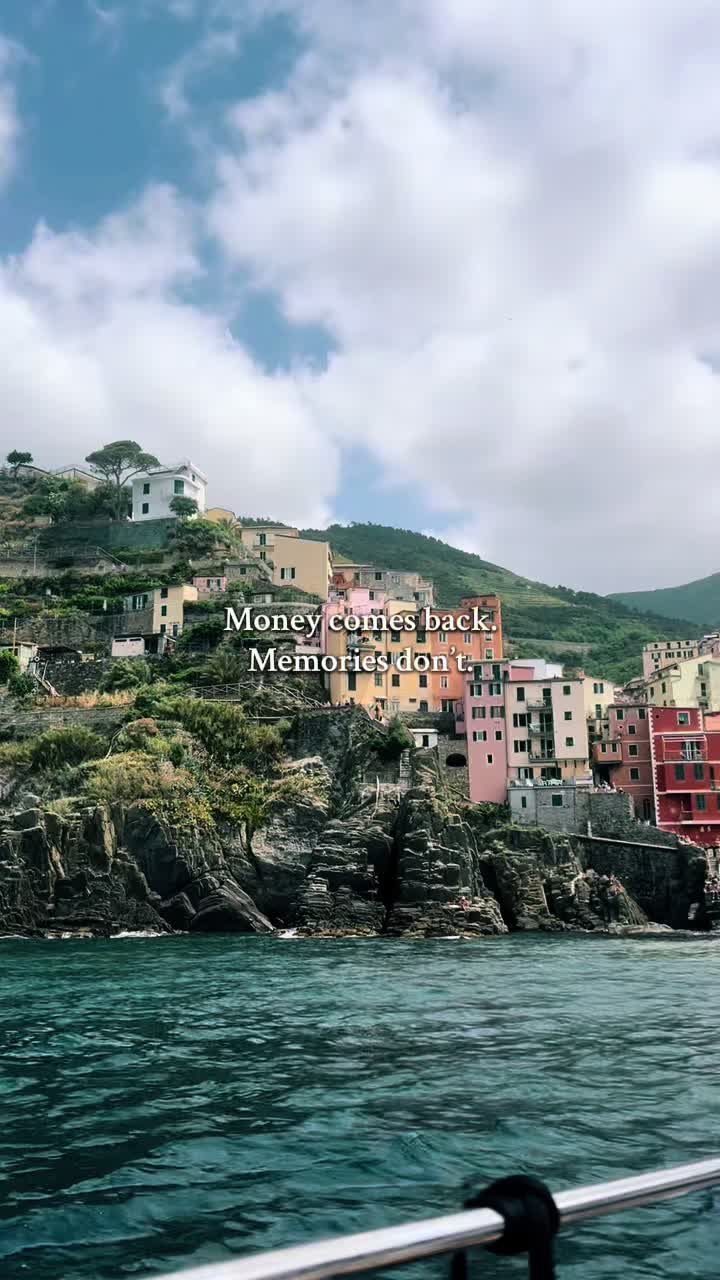 Book the trip. #studyabroad #cinqueterre #beach #boat #sun #vacation #college #lifestyle #italy