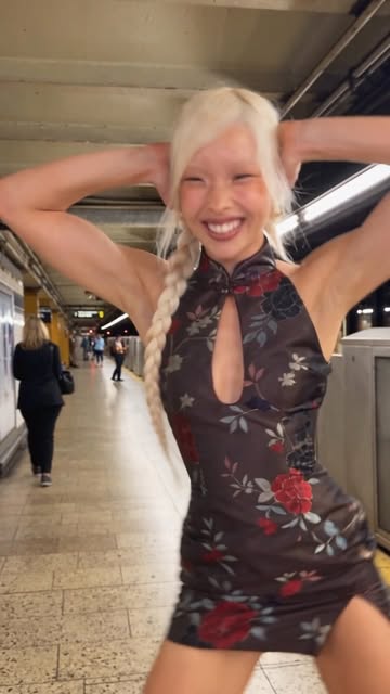 Ahhhh I’m late for the train! #wasian #baddie #dance #train