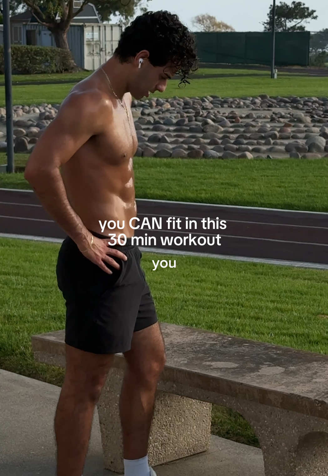 the best and easiest 30 minute workout for those that claim they “don’t have time😛” 🦵🫁 #workout #premed #run #heal...