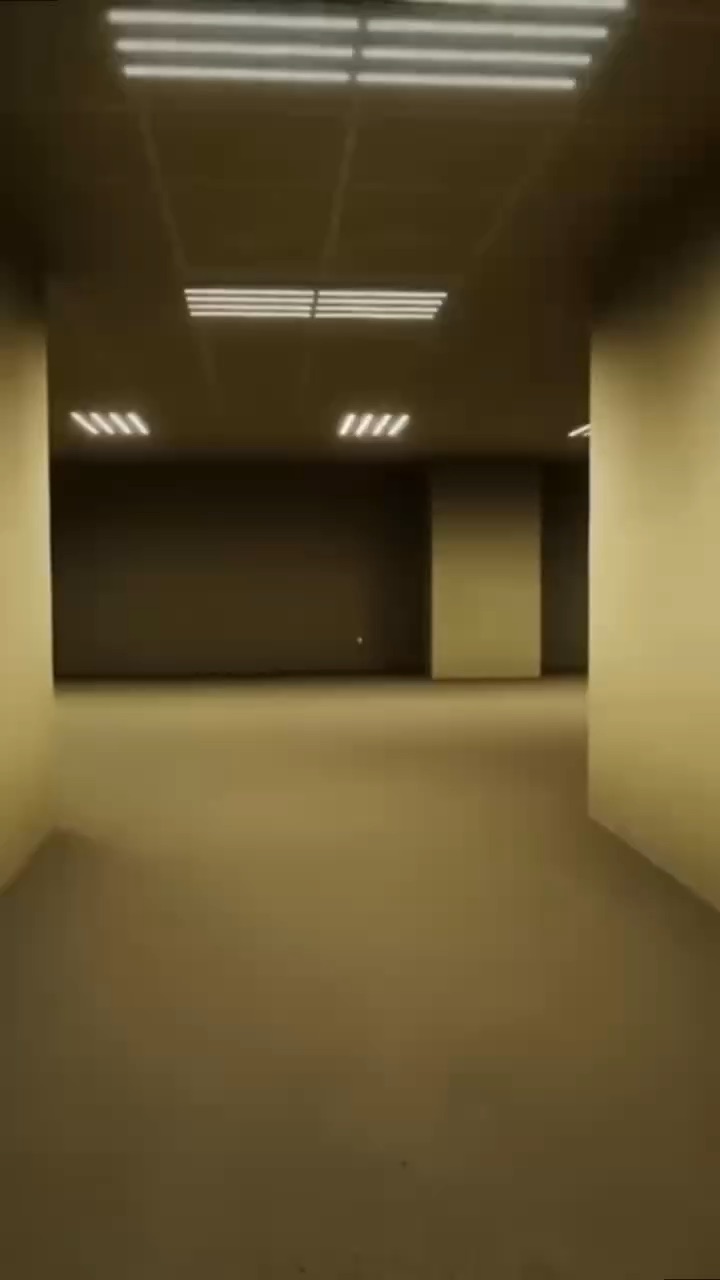Escape The Backrooms!!