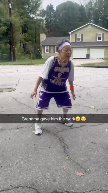 GranGran knows how to hoop 😭 #reels #funny #basketball #grandma #funnymoments