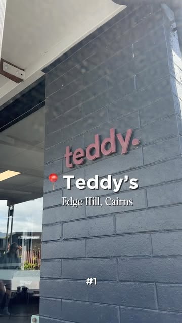 #VaroFinds No.1 📍Teddy’s Edge Hill, Cairns - It’s been said to be one of the best coffee around Cairns area and they...