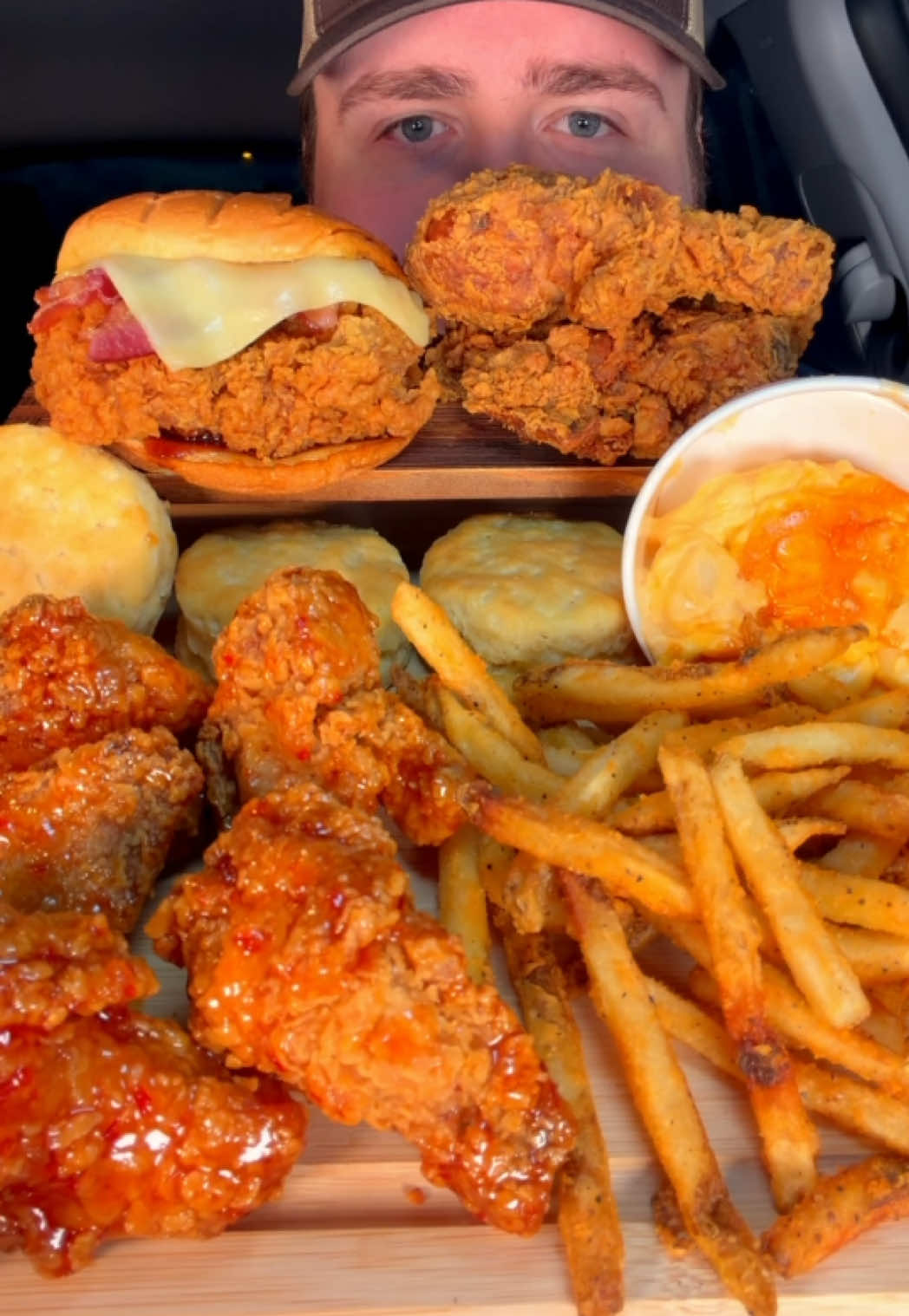 Popeyes Mukbang 🍗 @Popeyes Chicken Sandwich, Chicken Breast, Wings, Honey BBQ, Sweet N Spicy, Fries, Biscuits, Gravy...