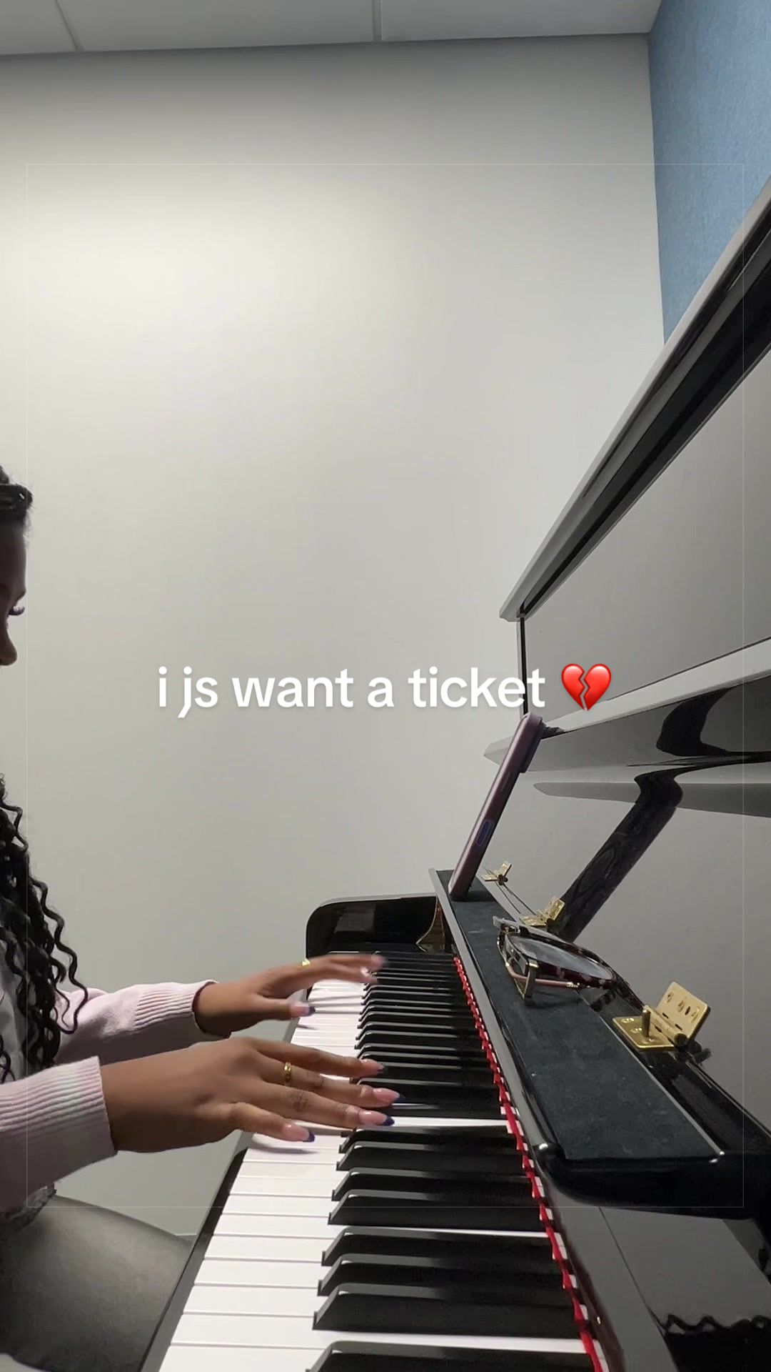 IF YK ME PLEASE KEEP IT PUSHING 🌝 andddd i suck playing w my left hand so ntm but maybe kwn will see this and get me...