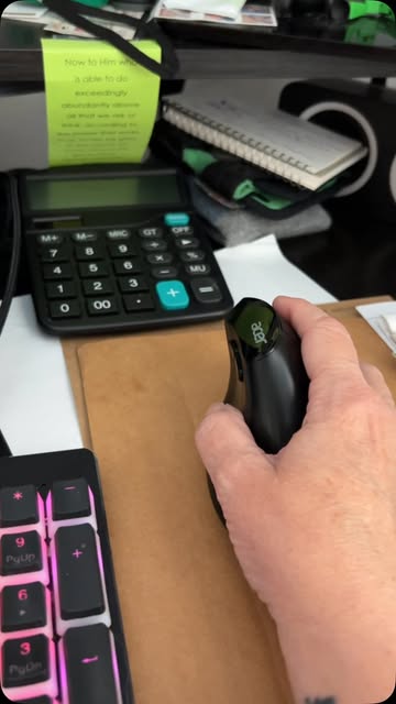 Wish I had known about this sooner! #wristhelp #ergonomicmouse @acer