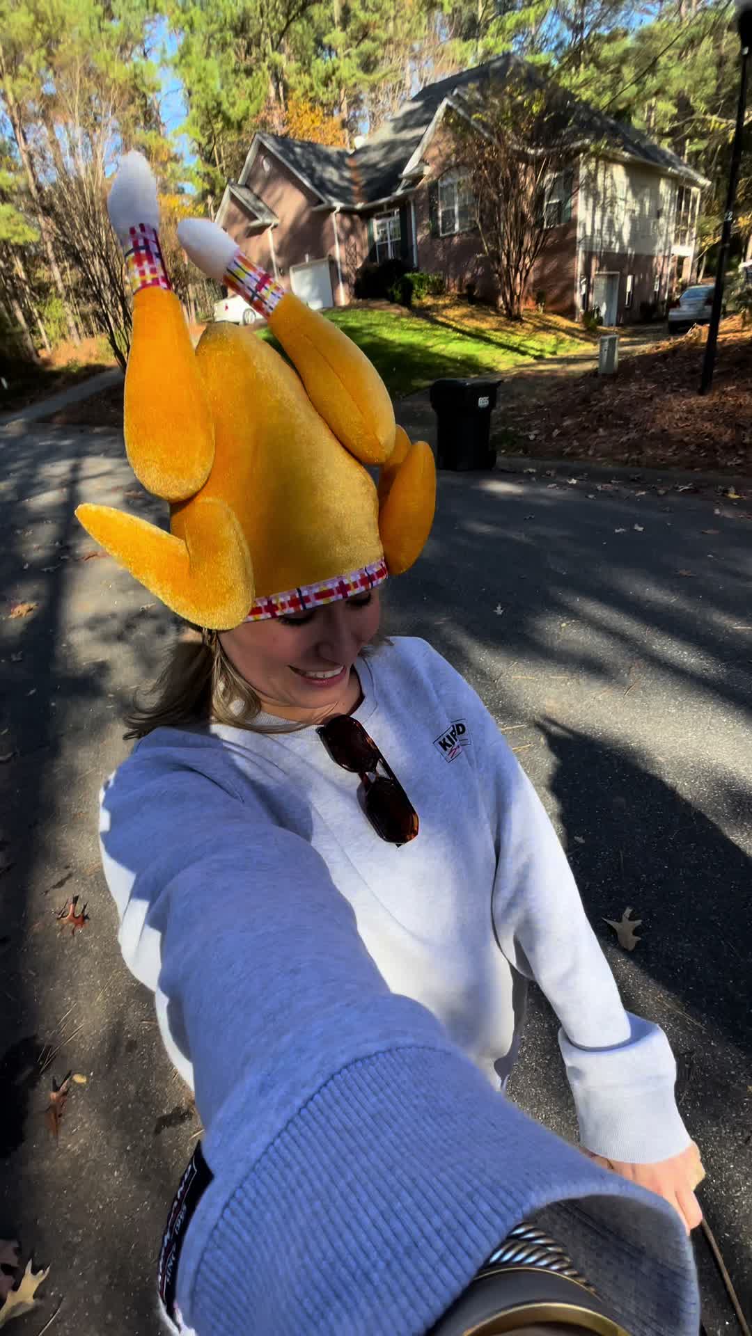 Turkey Trott’in 🦃🍗🫶🏼 Happy Thanksgiving