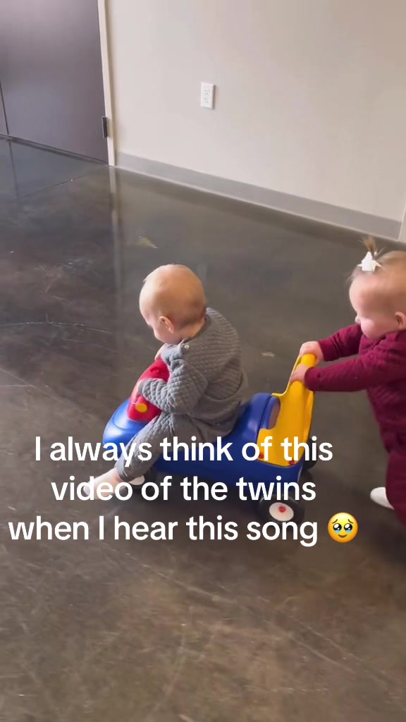 Her little hair sprout, his goofy baby smile… it’s too much 😭❤️ #twintok #twins #fyp #friends #bestfriends