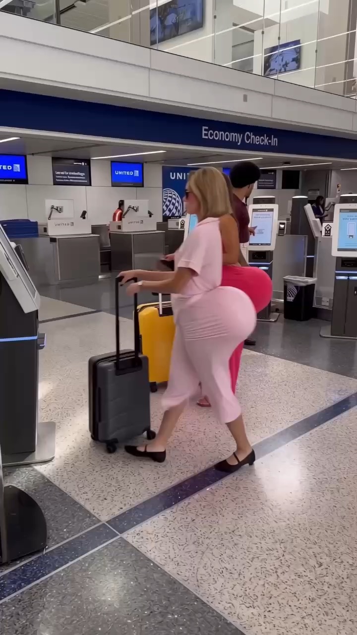 BBL Airlines ✈️ #BBLAirlines #VFX #CGI #SurrealComedy #AirlineHumor