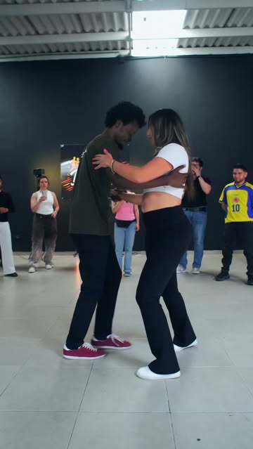 Efa y Gaby Tercera clase de nuestro maratón de 13 horas 🔥 Recuerda que todo lo recolectado el día de hoy es por una...