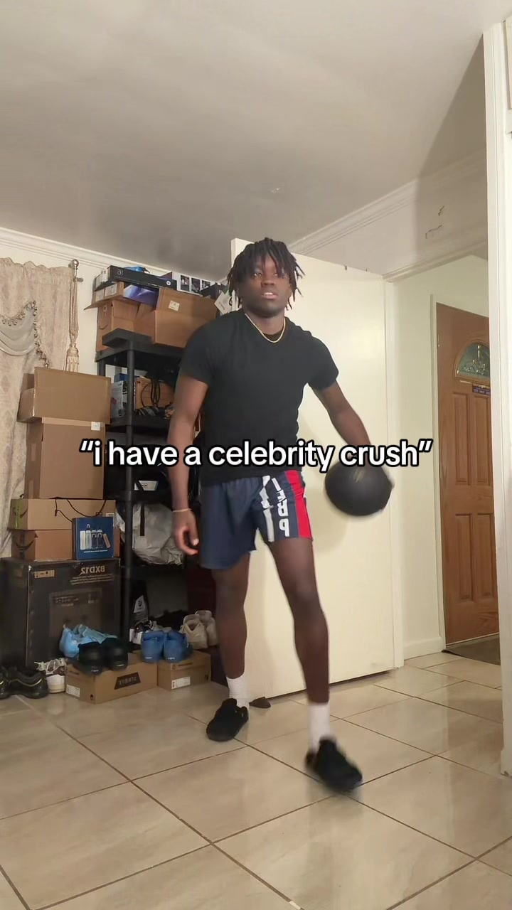 we don’t DO celebrity crushes ‘round my program😭✌🏾 #hewee #fellforthehesi #fypシ