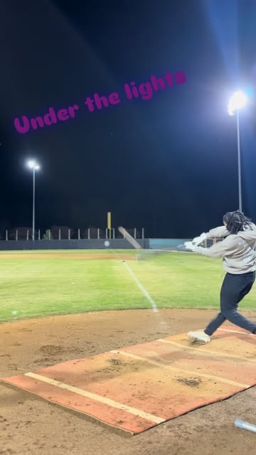 Would you rather hit during the day or at night? 🤷🏽‍♂️ - - - Hoodie by @legenddrivehatco #baseball #baseballlife #m...