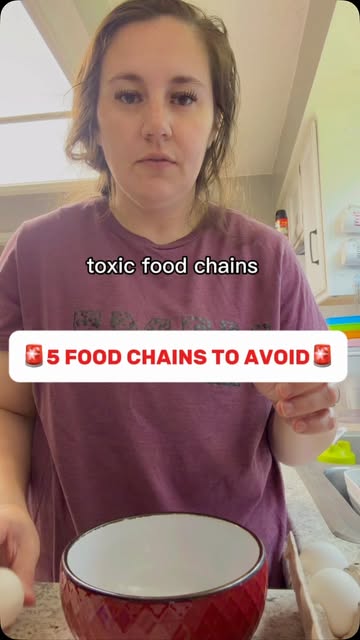 Be careful before you eat at any of these places again! #foodtok #foodlovers #foodchain #fastfood #foodreview