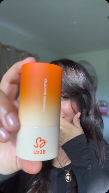 Halloween makeup is fun… taking it off can be easy too 🎃🫧 The UZ2B cleansing balm stick melts away makeup and trans...