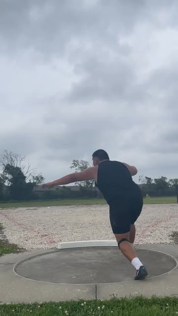 Y’all like more voice overs? #thrower #collegiateathlete #trackandfieldathlete #lifting #workoutmotivation